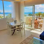Fantastic In Front Of The Sea & Marina *