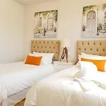 Fantastic In Front Of The Sea & Marina Apartment *