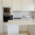 Apartment Fantastic In Front Of The Sea & Marina