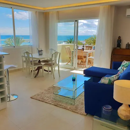 Fantastic In Front Of The Sea & Marina *