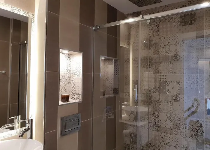 Fantastic In Front Of The Sea & Marina 埃斯特波纳