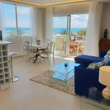 Fantastic In Front Of The Sea & Marina *