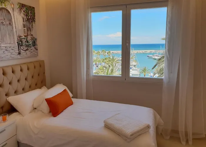 Fantastic In Front Of The Sea & Marina * Estepona