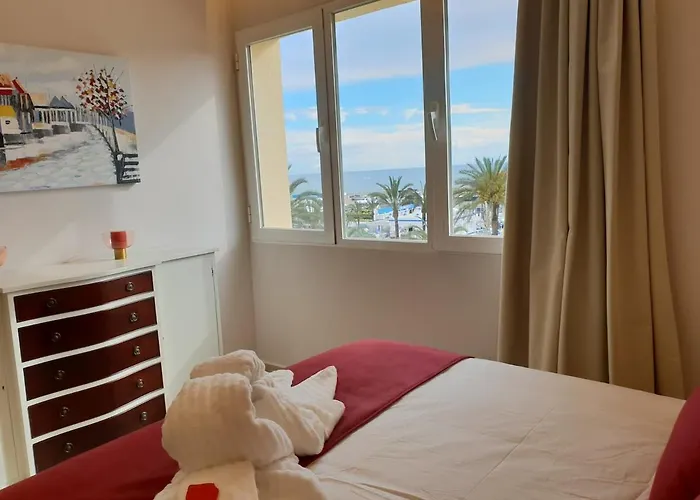 Fantastic In Front Of The Sea & Marina * Estepona