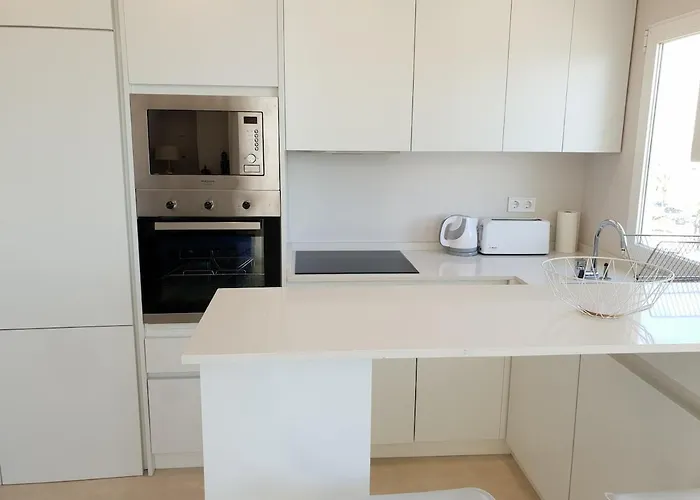 Apartment Fantastic In Front Of The Sea & Marina