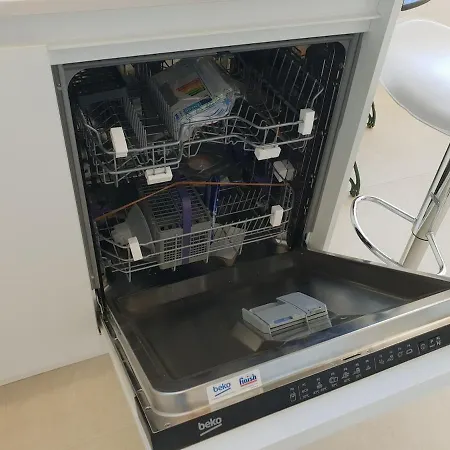 Apartment Fantastic In Front Of The Sea & Marina *