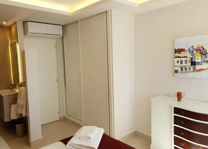 Fantastic In Front Of The Sea & Marina * Estepona